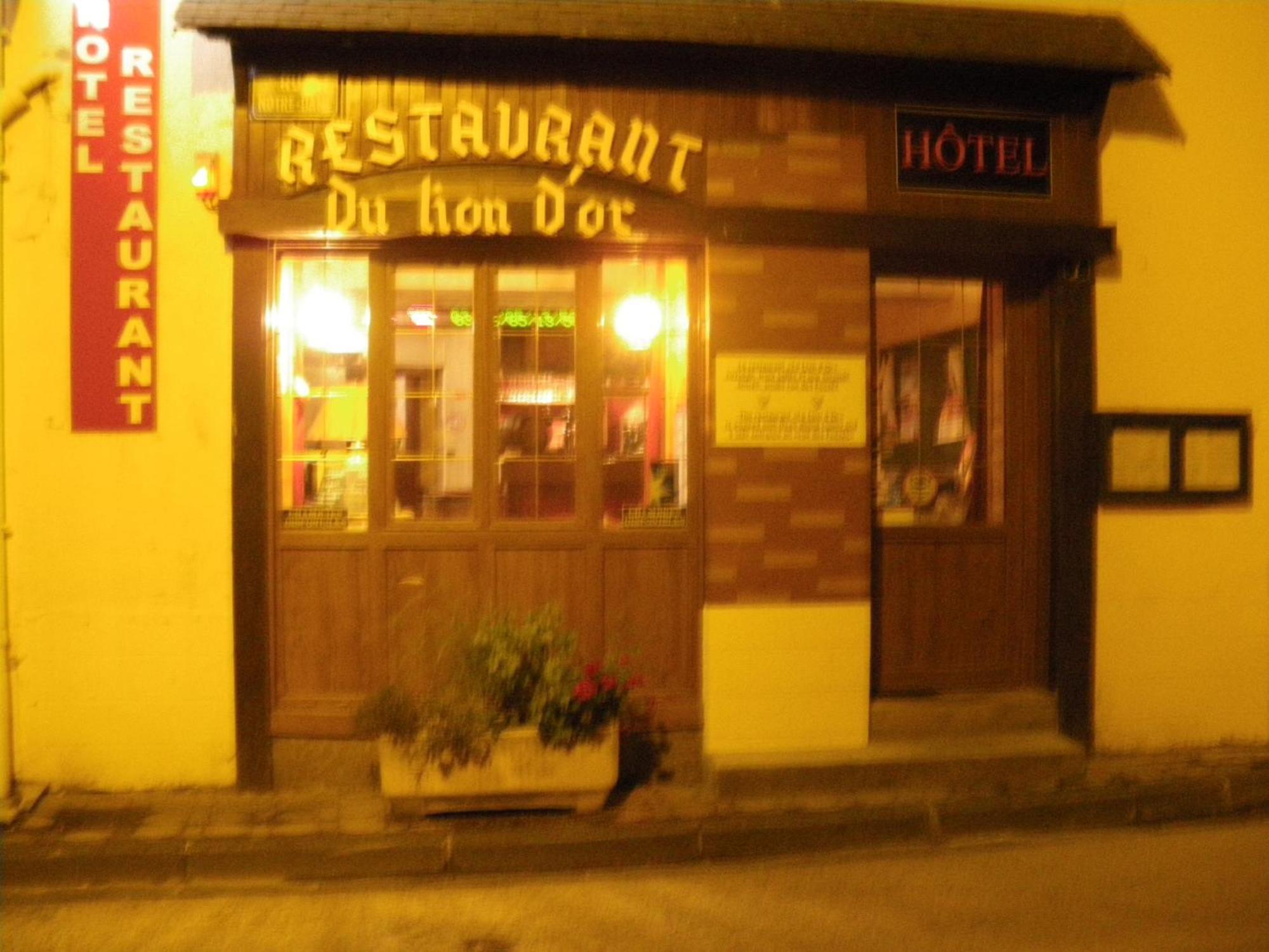 Hotel Restaurant Du Lion D'Or Chateau-Chinon Exterior photo